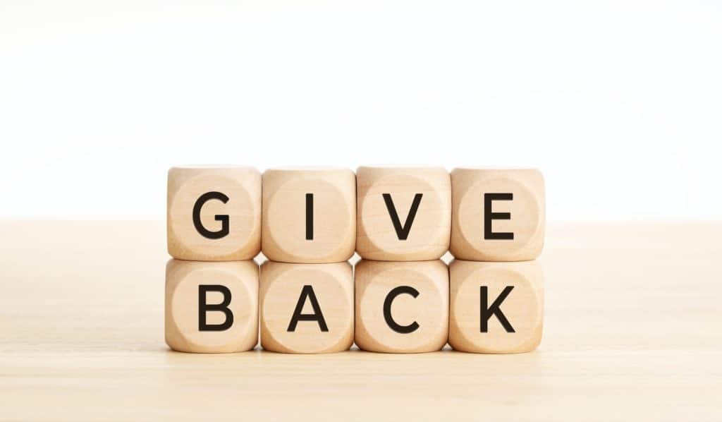 Give back message on wooden blocks